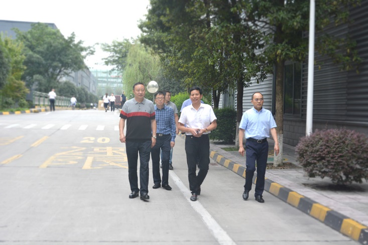 16001645916170349LlL.jpg clip_image001.jpg